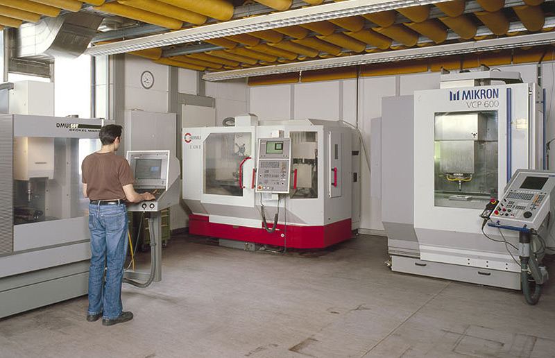 Modernste CNC-Technik für Prototypen und Kleinserien